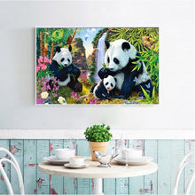 Carica l'immagine nel visualizzatore di Gallery, Carino panda - pittura di diamante completo - 40x30cm