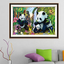 Carica l'immagine nel visualizzatore di Gallery, Carino panda - pittura di diamante completo - 40x30cm