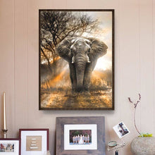 Carica l'immagine nel visualizzatore di Gallery, Elefante in piedi - diamante rotondo - 40x30cm