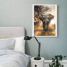 Carica l'immagine nel visualizzatore di Gallery, Elefante in piedi - diamante rotondo - 40x30cm