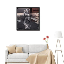 Carica l'immagine nel visualizzatore di Gallery, Gatto riflesso - diamante rotondo - 40x40cm