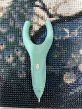 Carica l'immagine nel visualizzatore di Gallery, Penna Diamond painting dalla forma ergonomica